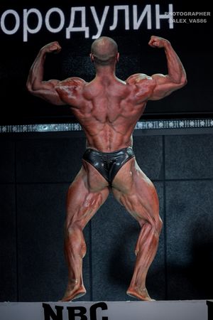 CLASSIC PHYSIQUE